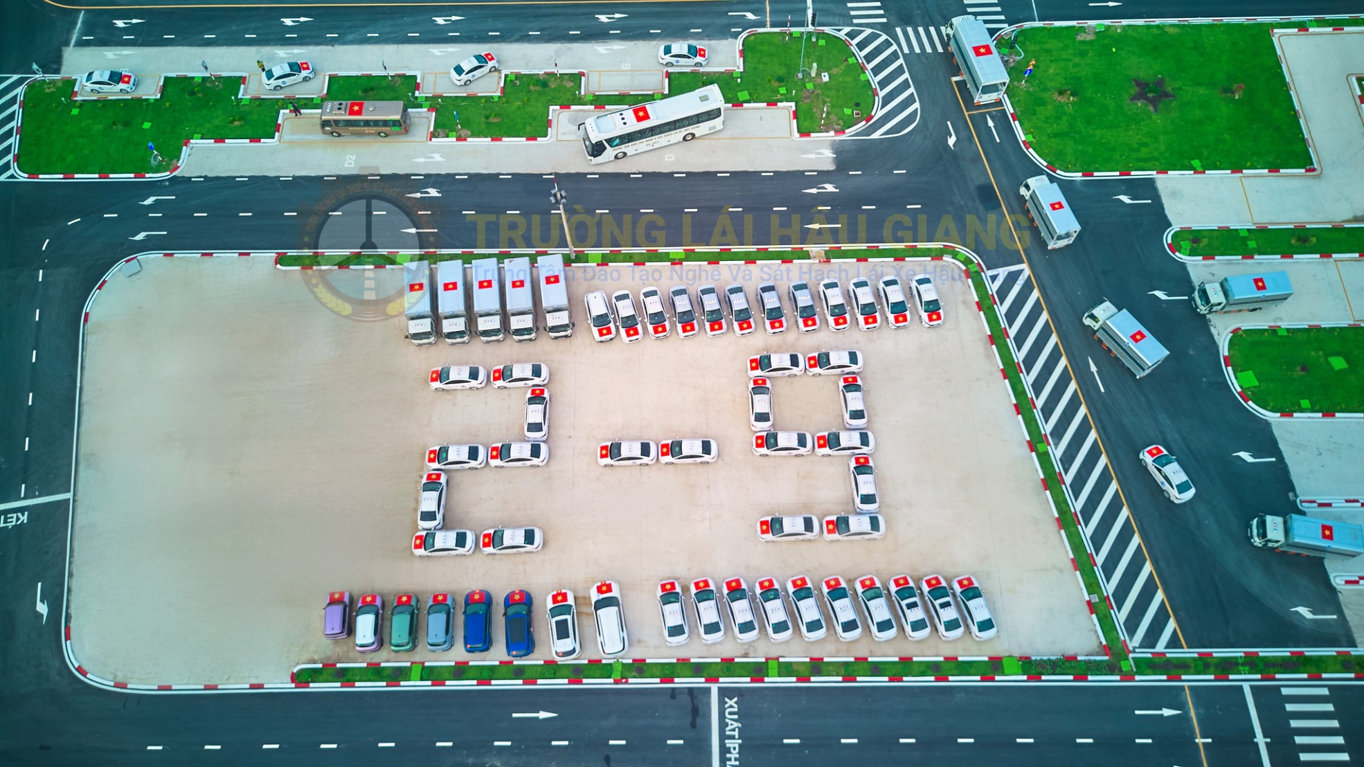 //www.truonglaihaugiang.vn/files/images/05.jpg?v=1.0