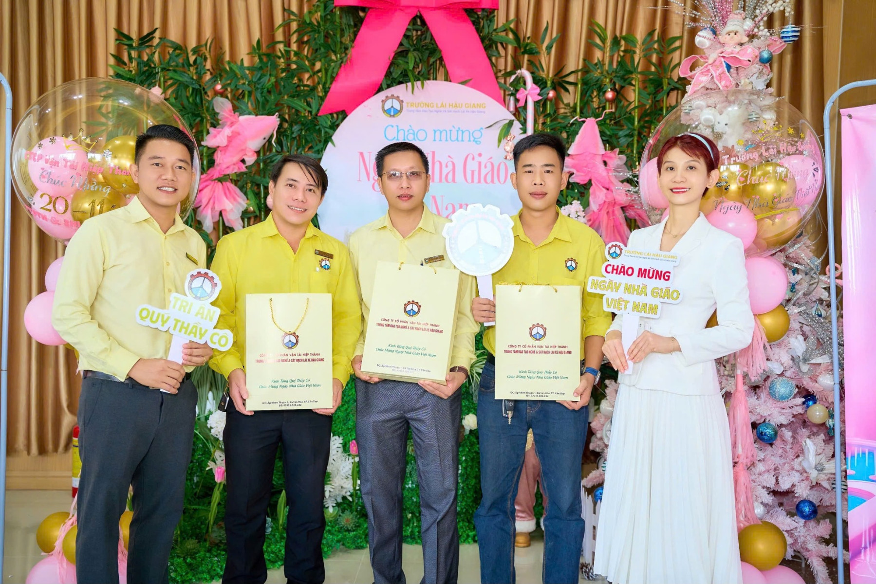 //www.truonglaihaugiang.vn/files/images/20.11.2025.jpg?v=1.0