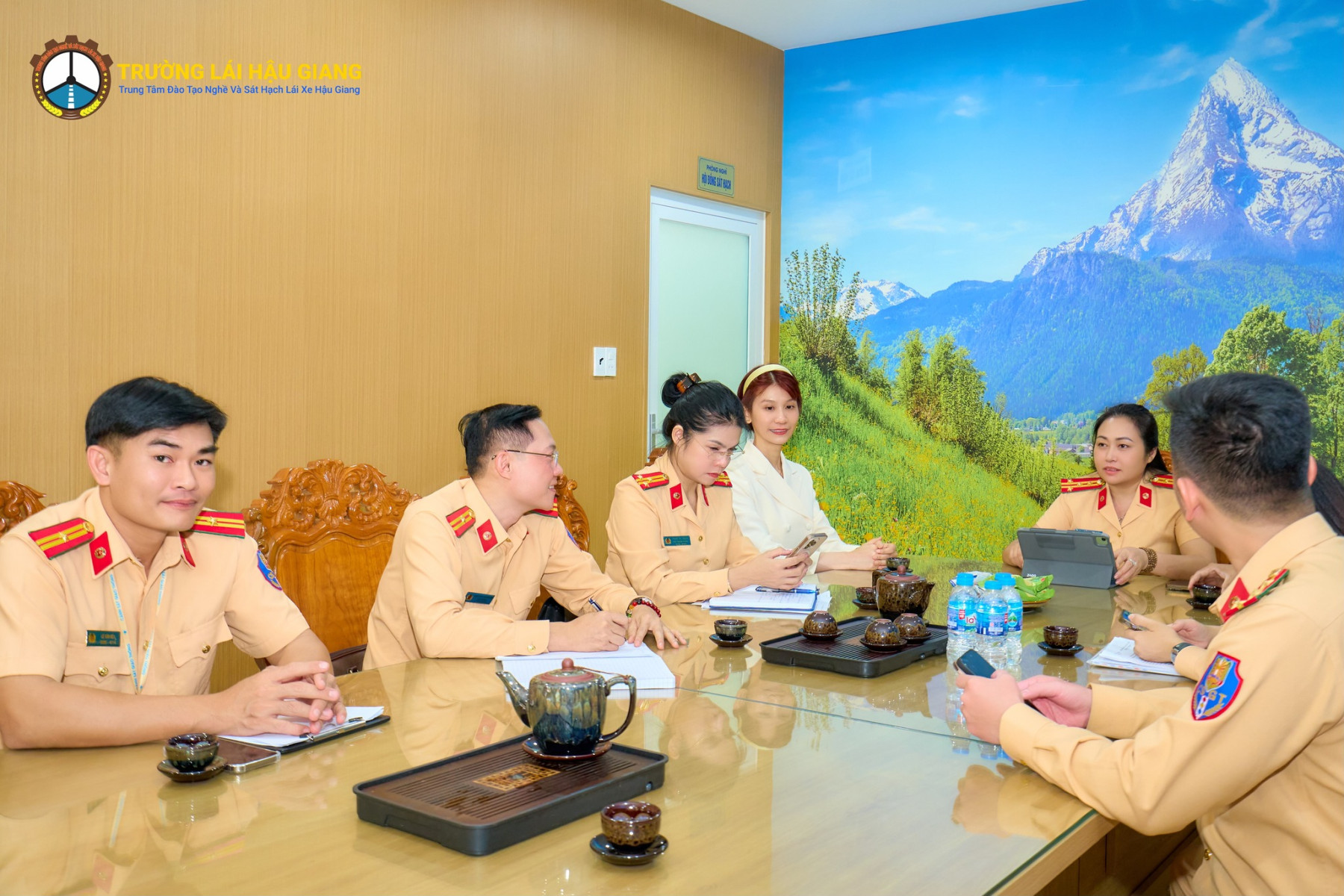 //www.truonglaihaugiang.vn/files/images/DOAN%20KIEM%20TRA%20CUC%202026.jpg?v=1.0
