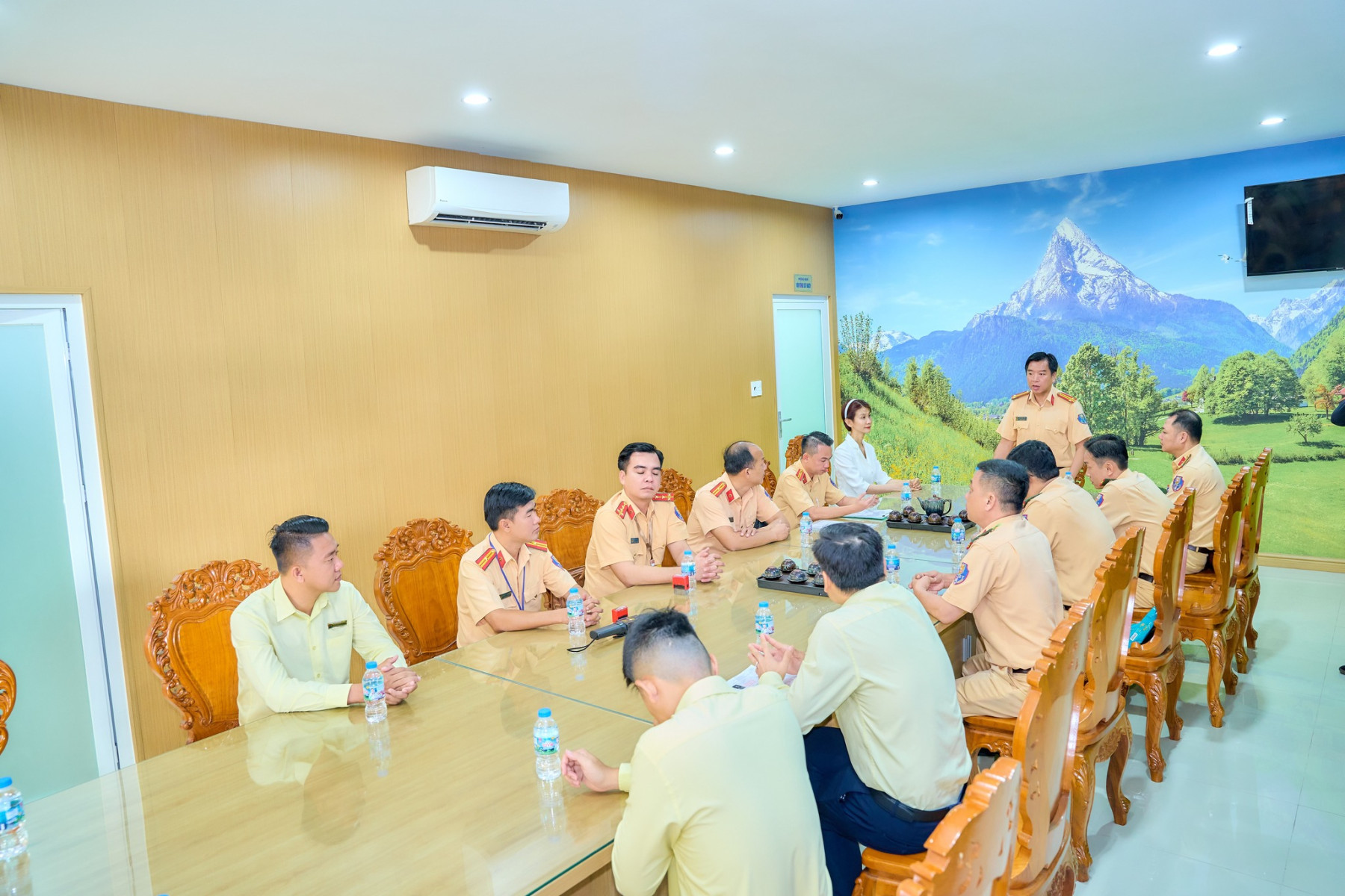 //www.truonglaihaugiang.vn/files/images/HOP%20HDSH.jpg?v=1.0